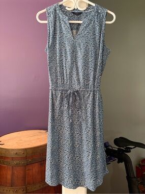 Denver Hayes Blue Floral Sleeveless Tie-Waist Midi Dress